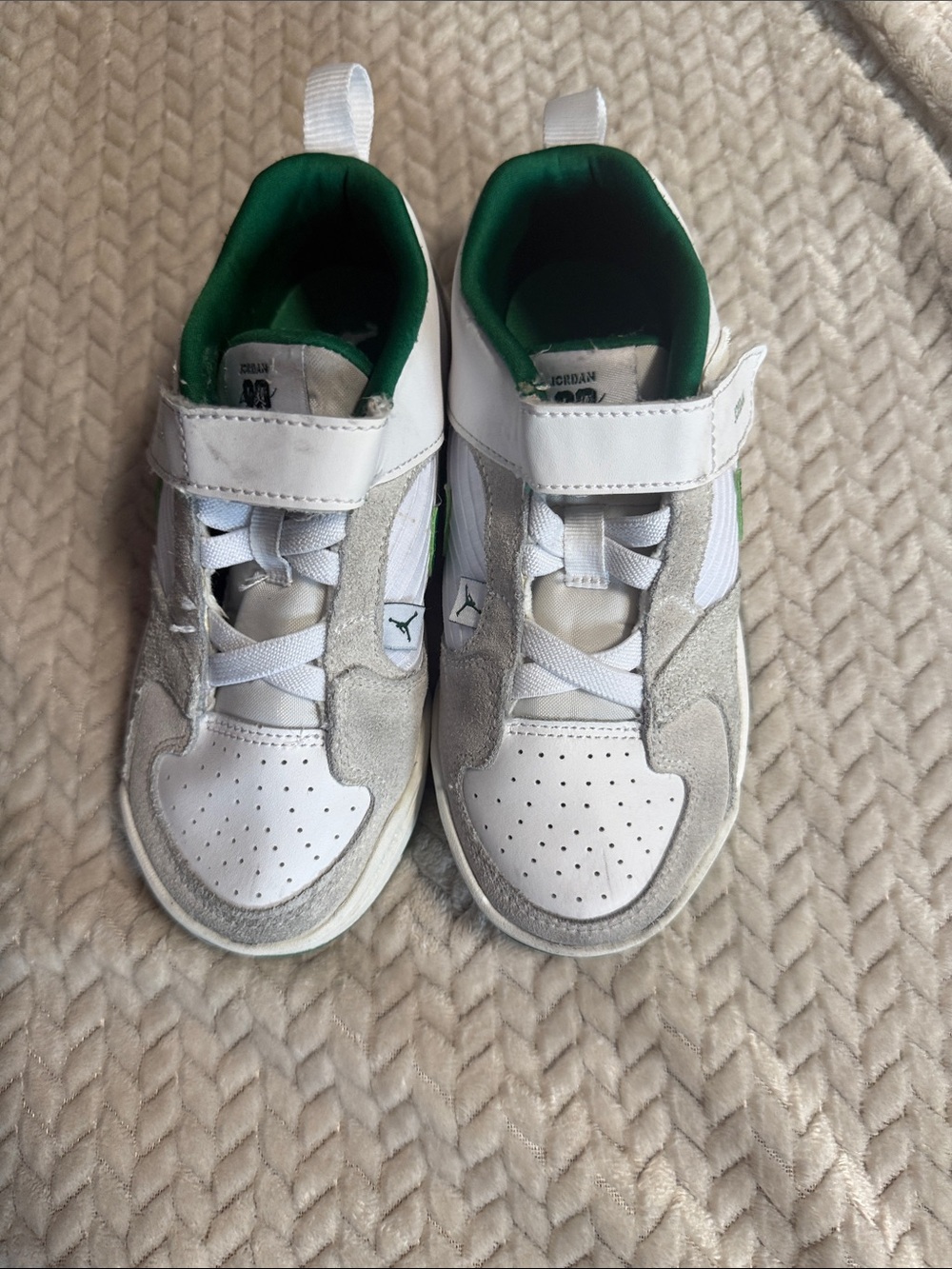 Jordan Kids White and Green Low-Top Sneakers with Suede Accents